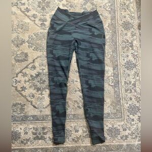 Alphalete Surface Power Legging - L